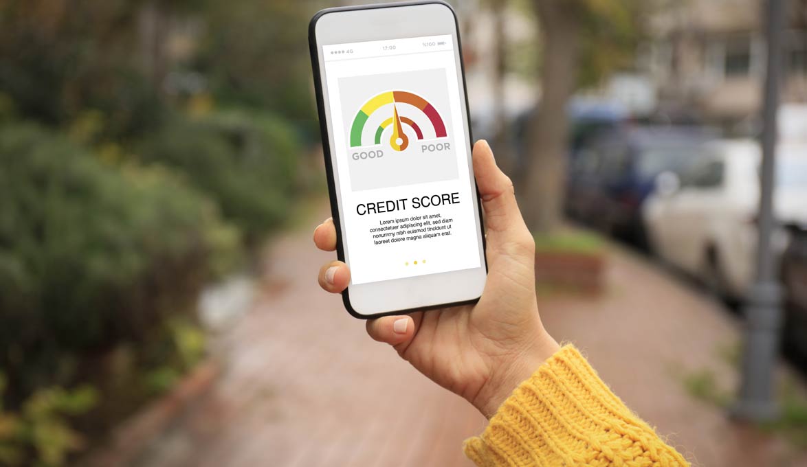 checking credit score on mobile phone app